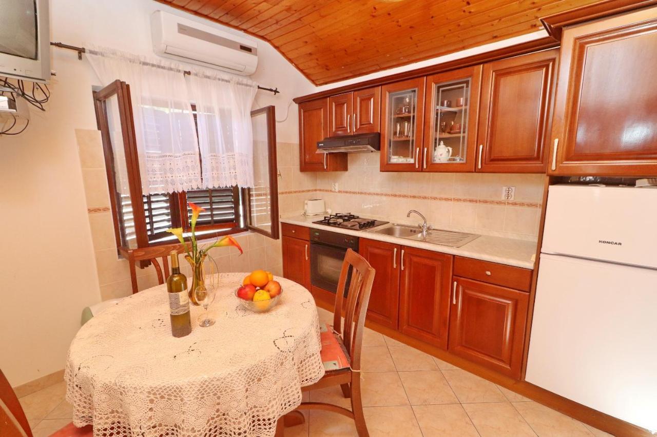 Apartment Peselj Smokvica (Korcula)